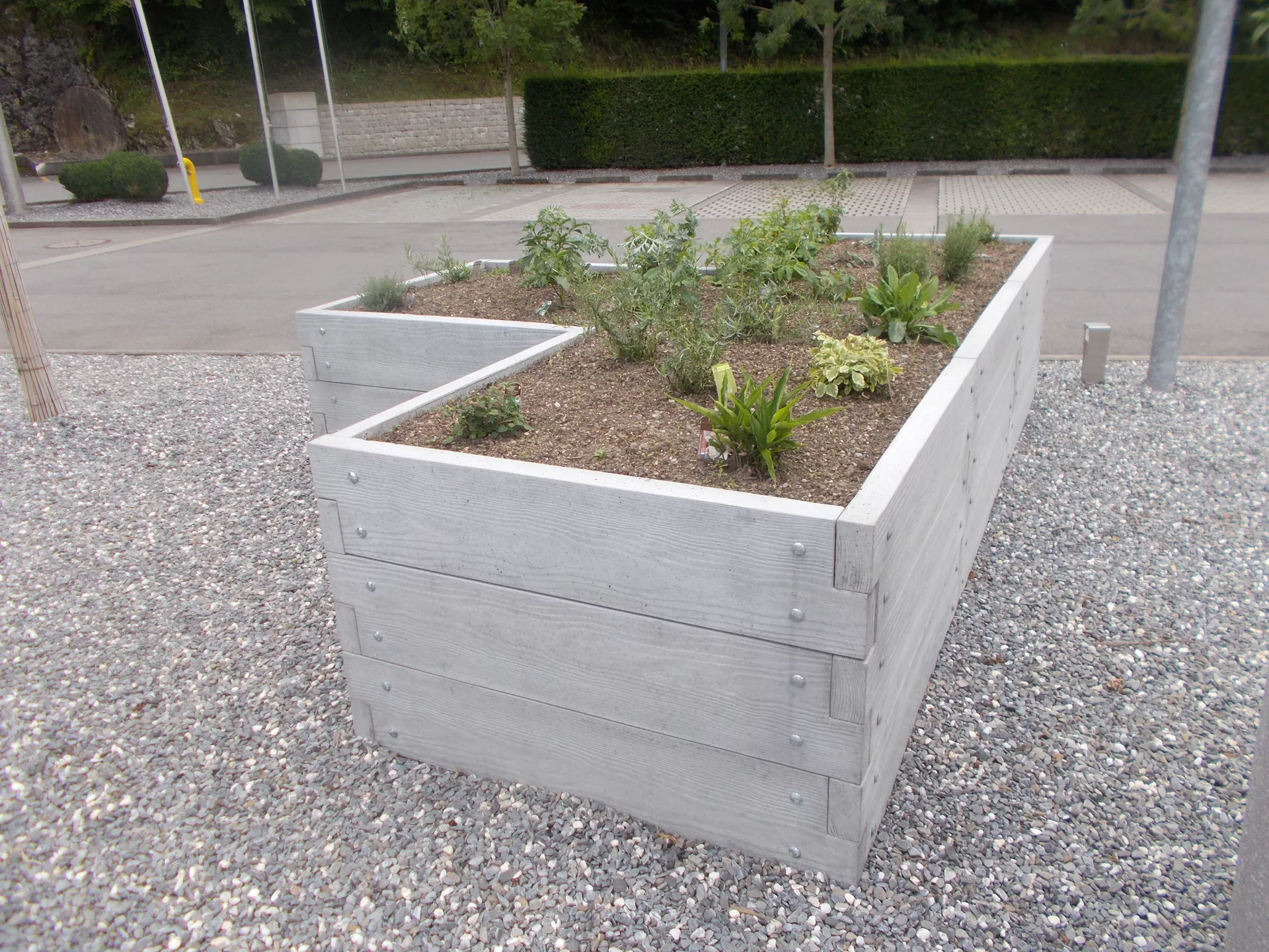 Hochbeet mit Holzstruktur Typ 3 naturgrau strukturiert leicht gefast bewehrt L 234 cm B 234 cm H 75 cm W 6 cm