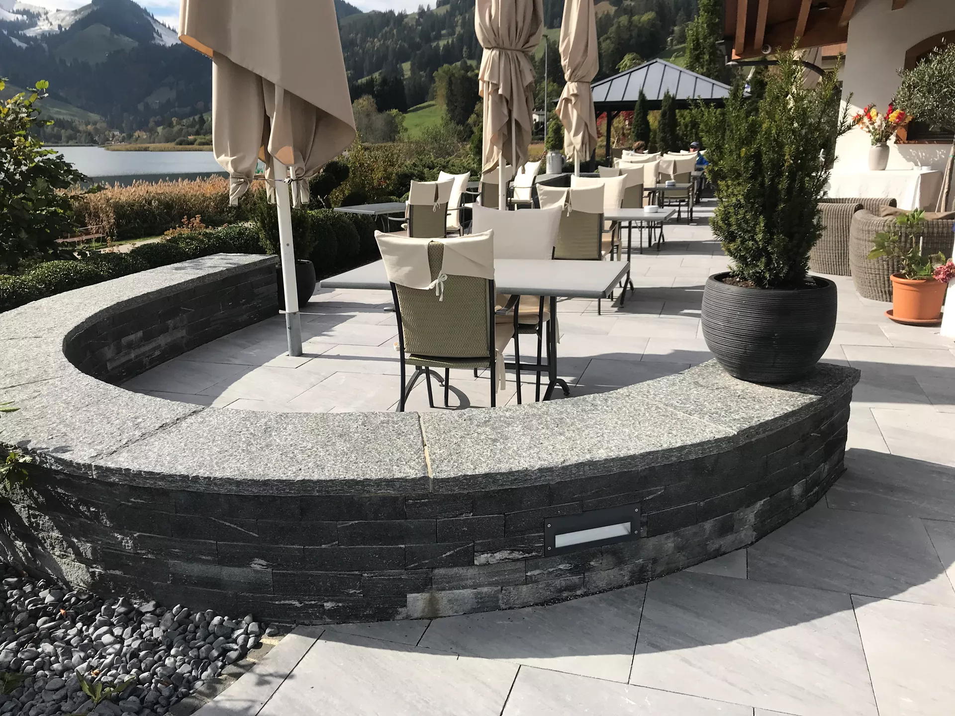 NATURE MOMENTS Gartenplatte dunkelgrau mit Schieferstruktur vollkantig L 60 cm B 60 cm H 5.5 cm