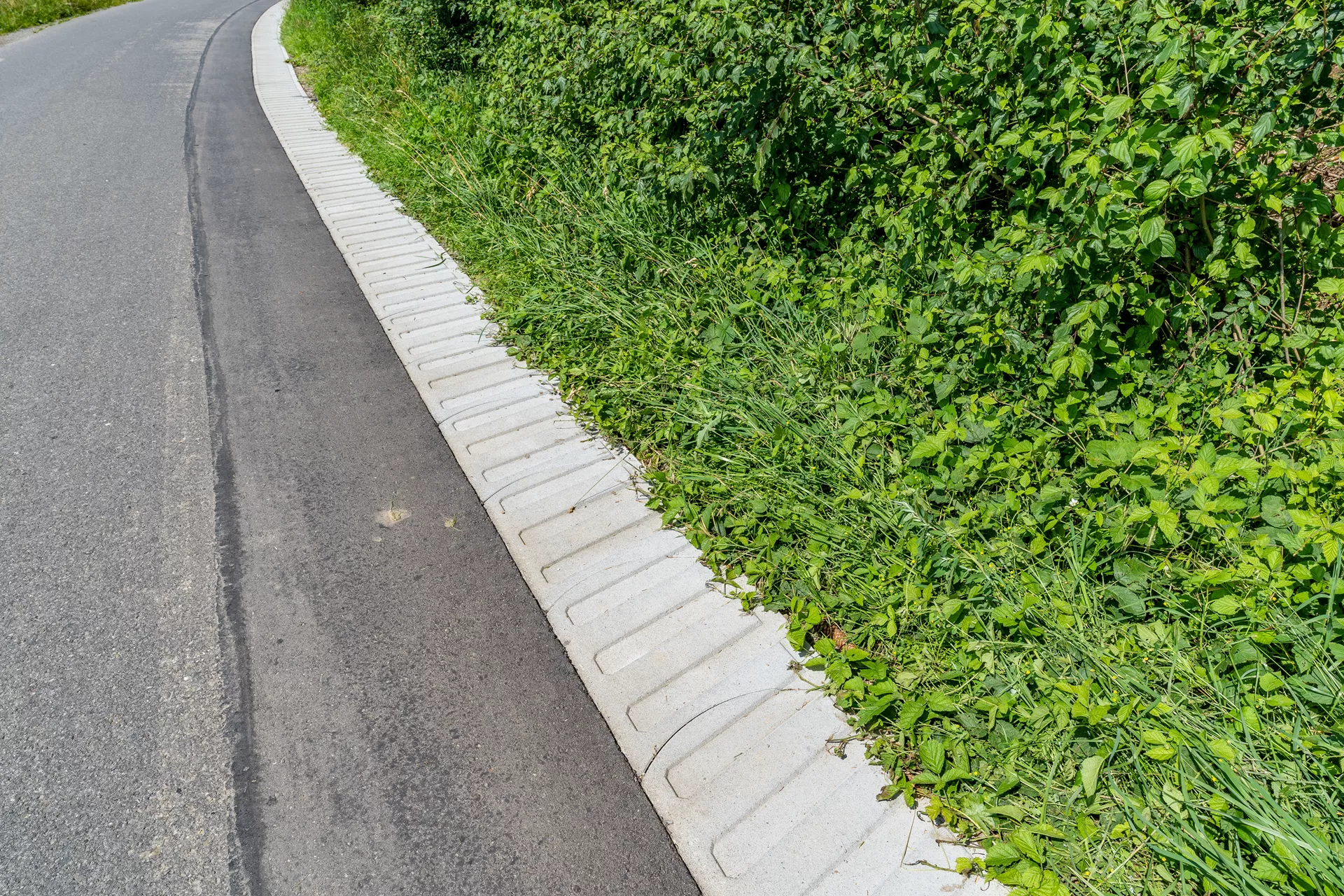 STRADAFINO Bankett- und Spurelement grau gerillt gefast L 50 cm B 50 cm H 14 cm