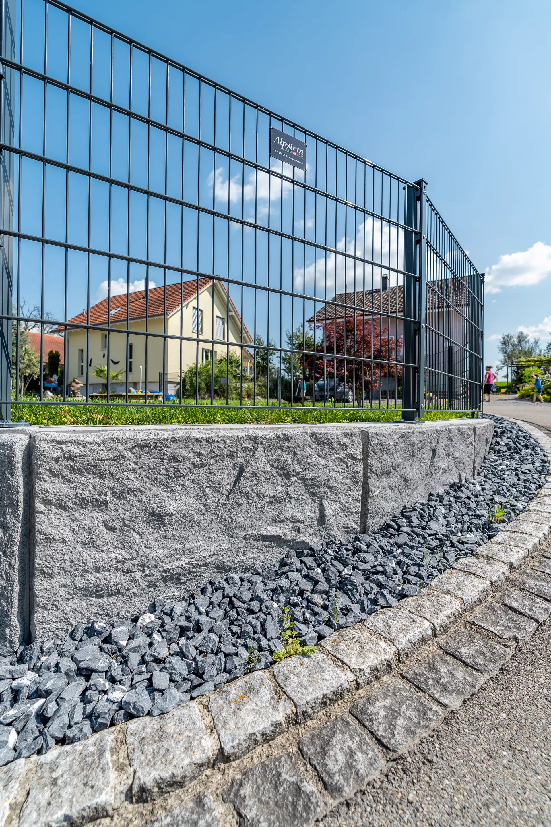 FELSMAUER Böschungselement Mittelstein grau-schwarz strukturiert L 98 cm B 50 cm H 50 cm