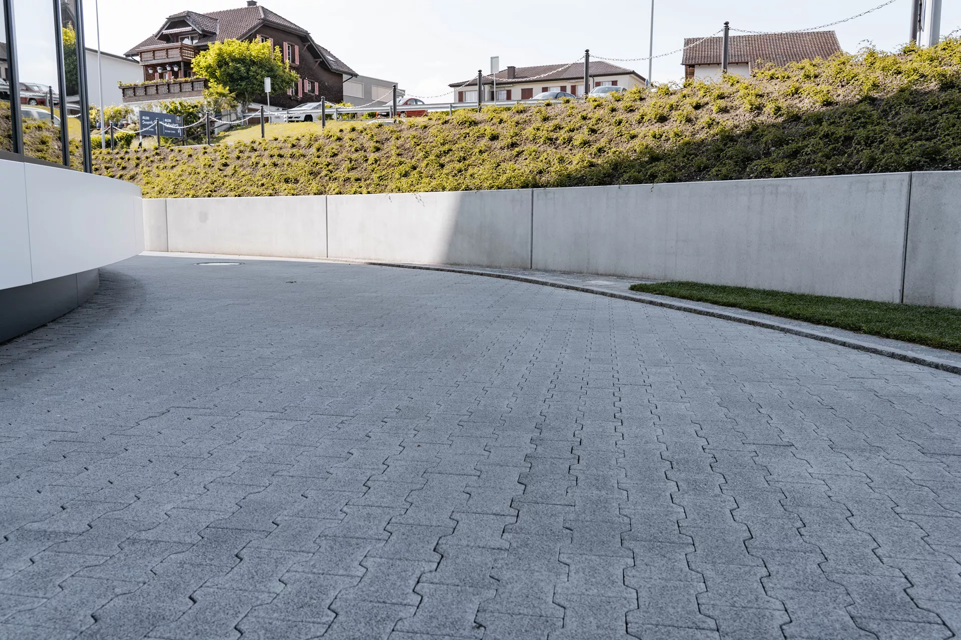 BETA Sickerstein fino mit Nocken Normalstein grau gefast L 22.5 cm B 11.25 cm H 8 cm