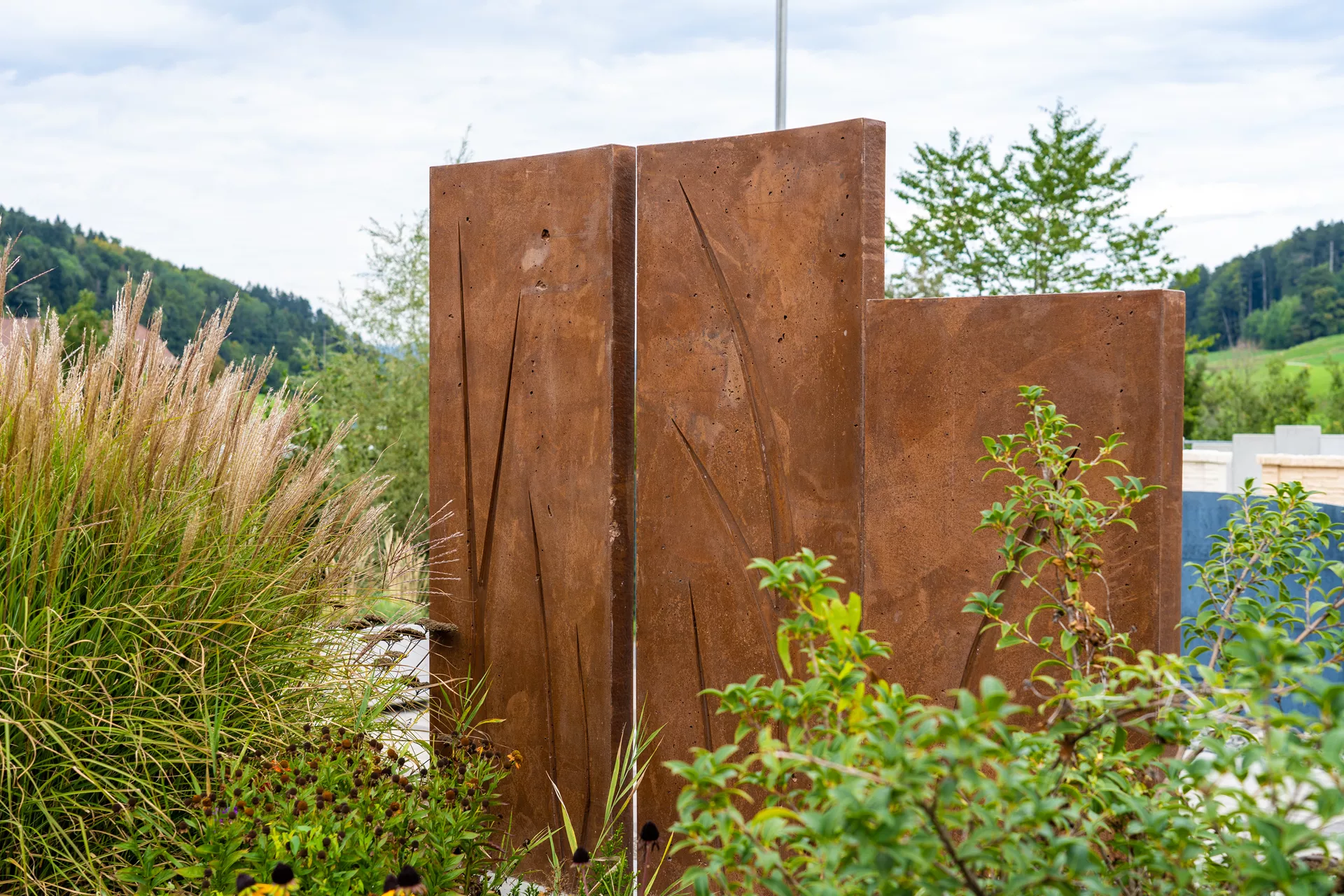 FERRO CONCRETE Betonstele bewehrt mit Motiv 3 Rost glatt vollkantig L 50 cm B 6 cm H 150 cm