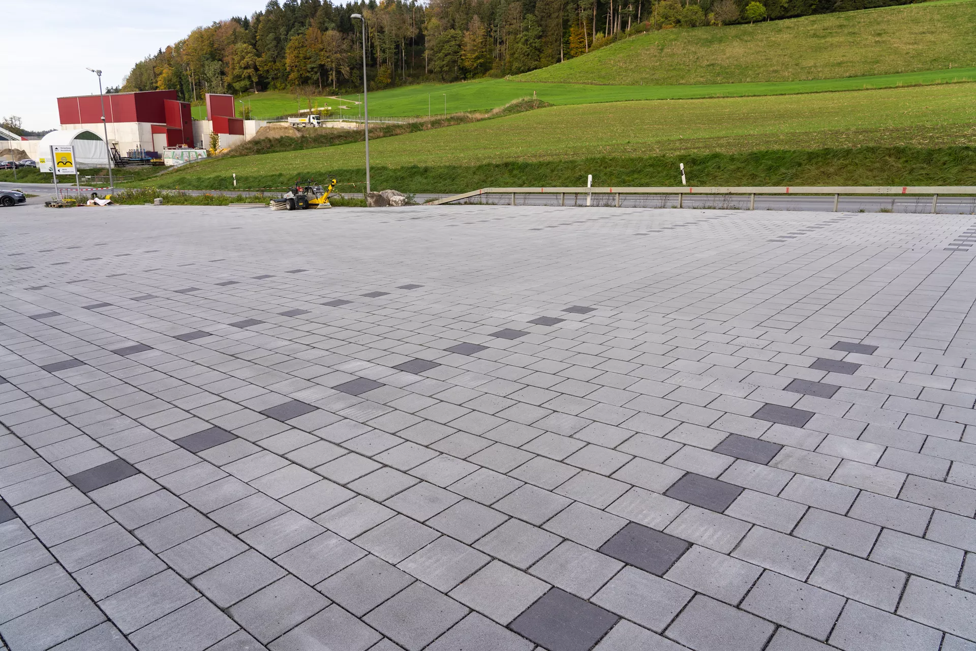 CLIMA STONE Drain mit BRIDGE Nockenverbund grau fein gefast L 28 cm B 28 cm H 8 cm