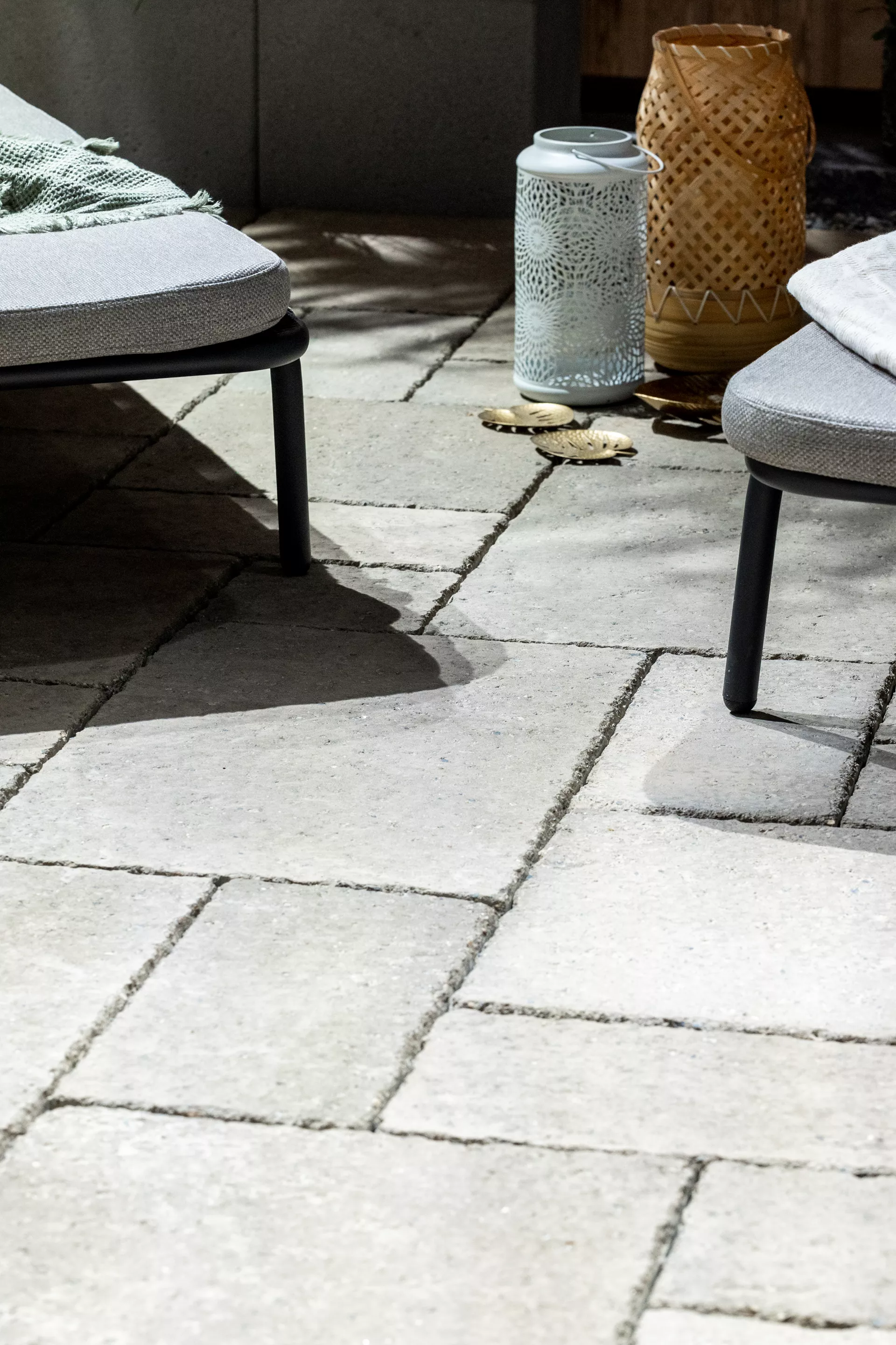 SANTURO Gartenplatte naturgrau Sandsteinoptik Kanten gebrochen L 22.5-67.5 B 22.5-45 cm H 5.5 cm