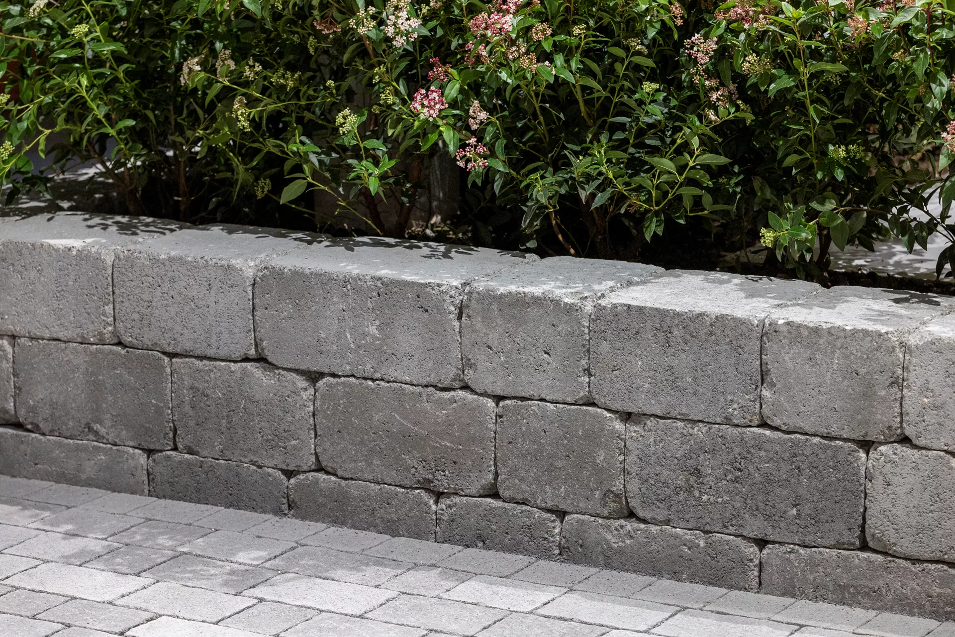 CUATRO Mauersteine Kanten gebrochen naturgrau L 20-35 cm B 25 cm H 15 cm