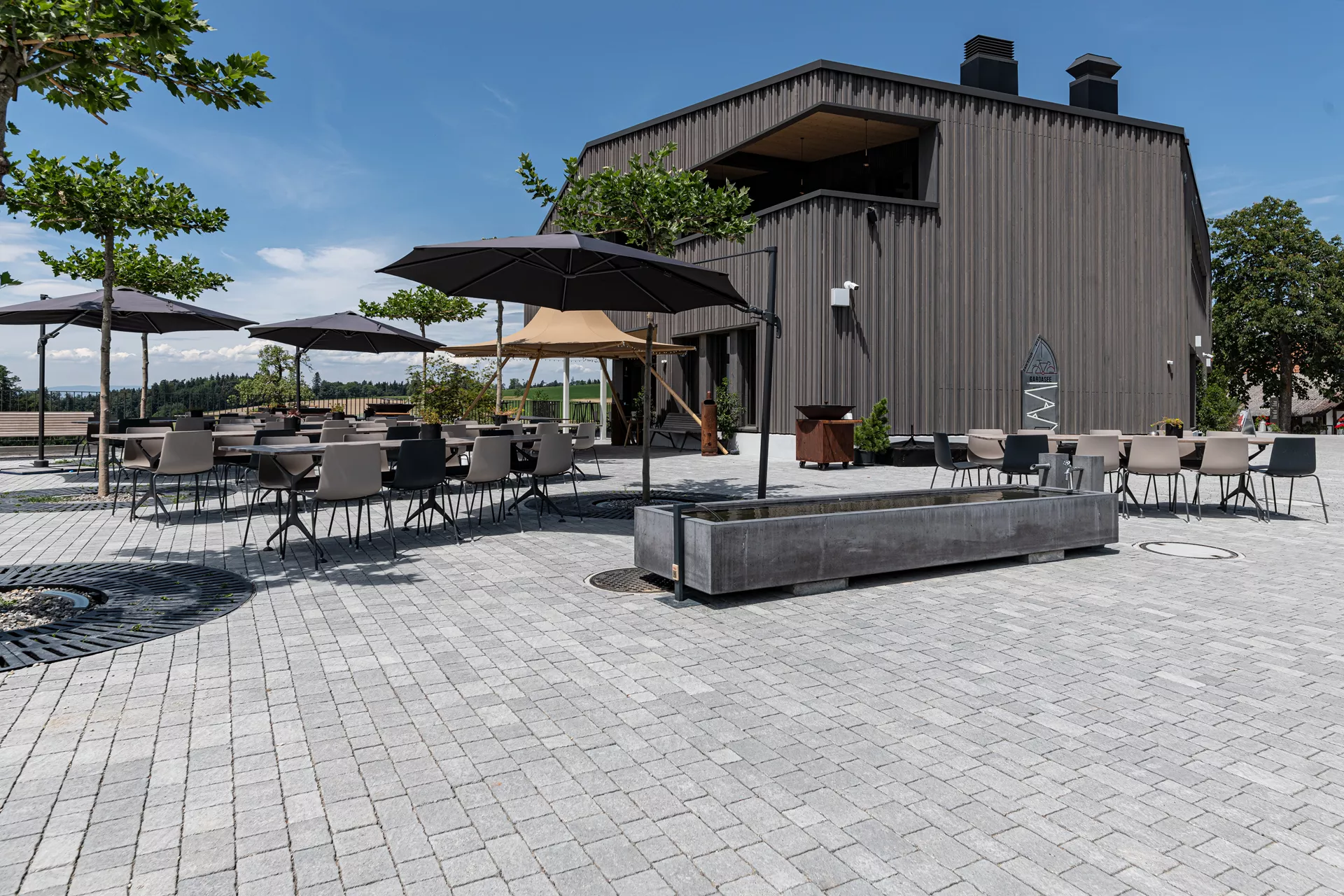 FRIEDA Wildpflaster perlgrau strukturiert Kanten gebr. L 9.4-19.4 cm B 9.4-11.9 cm H 7 cm