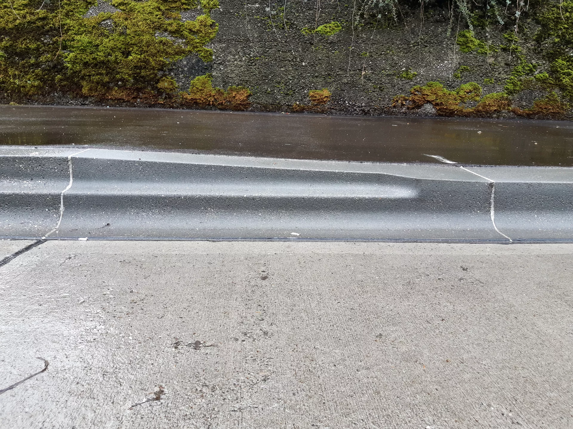 CREACCESS Bordstein für Bushaltestellen gerade grau gestrahlt L 100 cm B 43 cm H 37 cm