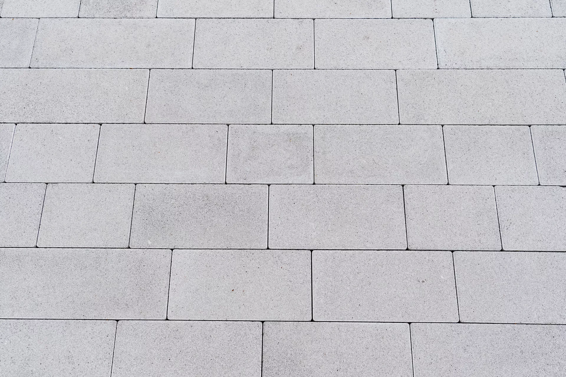 RAINA Pflasterstein grau glatt leicht gefast L 20-40 cm B 15 cm H 8 cm