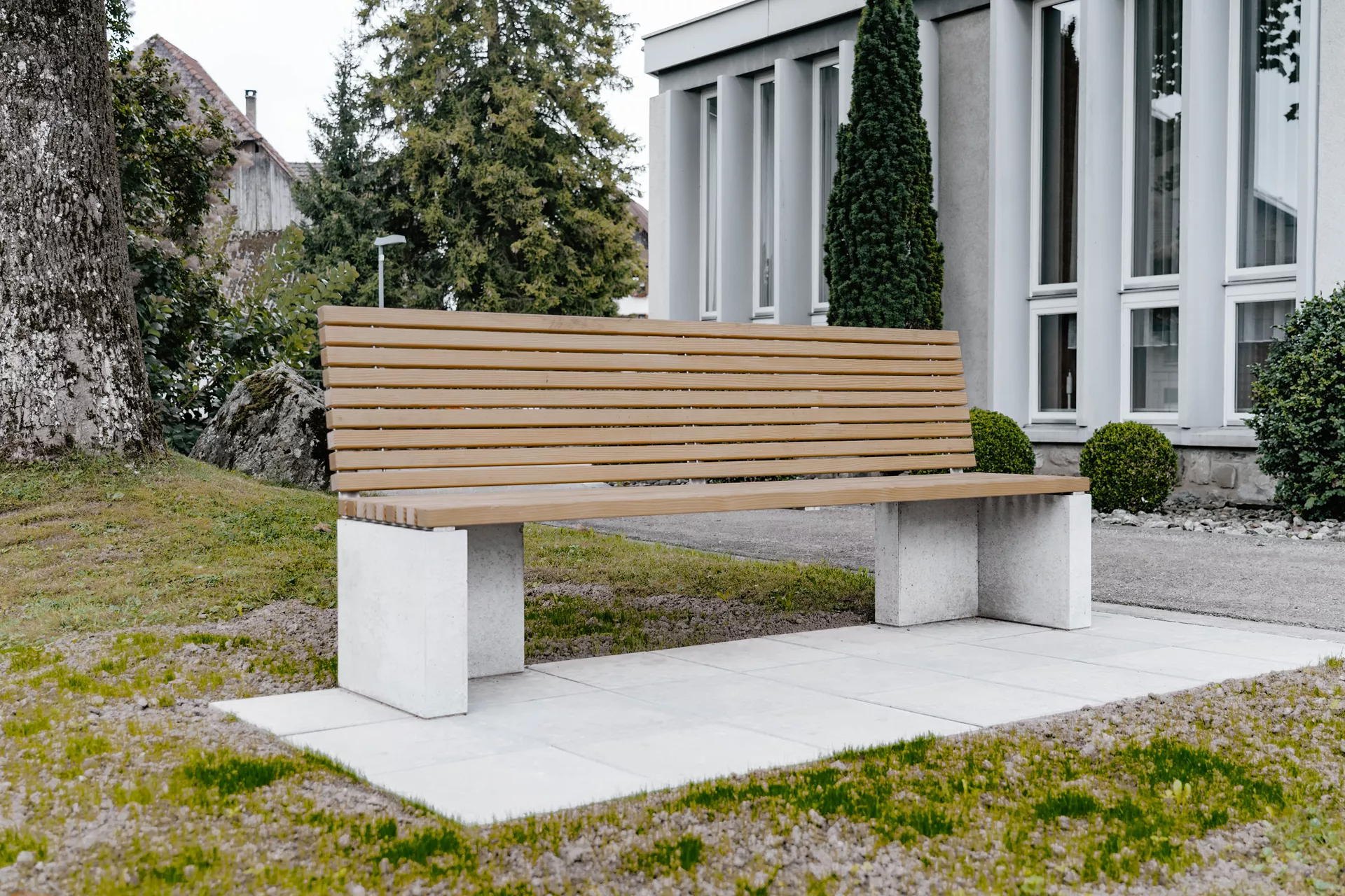 INTERMEZZO Variabank Betonwinkel Typ 1 grau glatt vollkantig inkl. Versetz- und Montageh. M12/40 mm L 45 cm B 45 cm H 40 cm W 10 cm