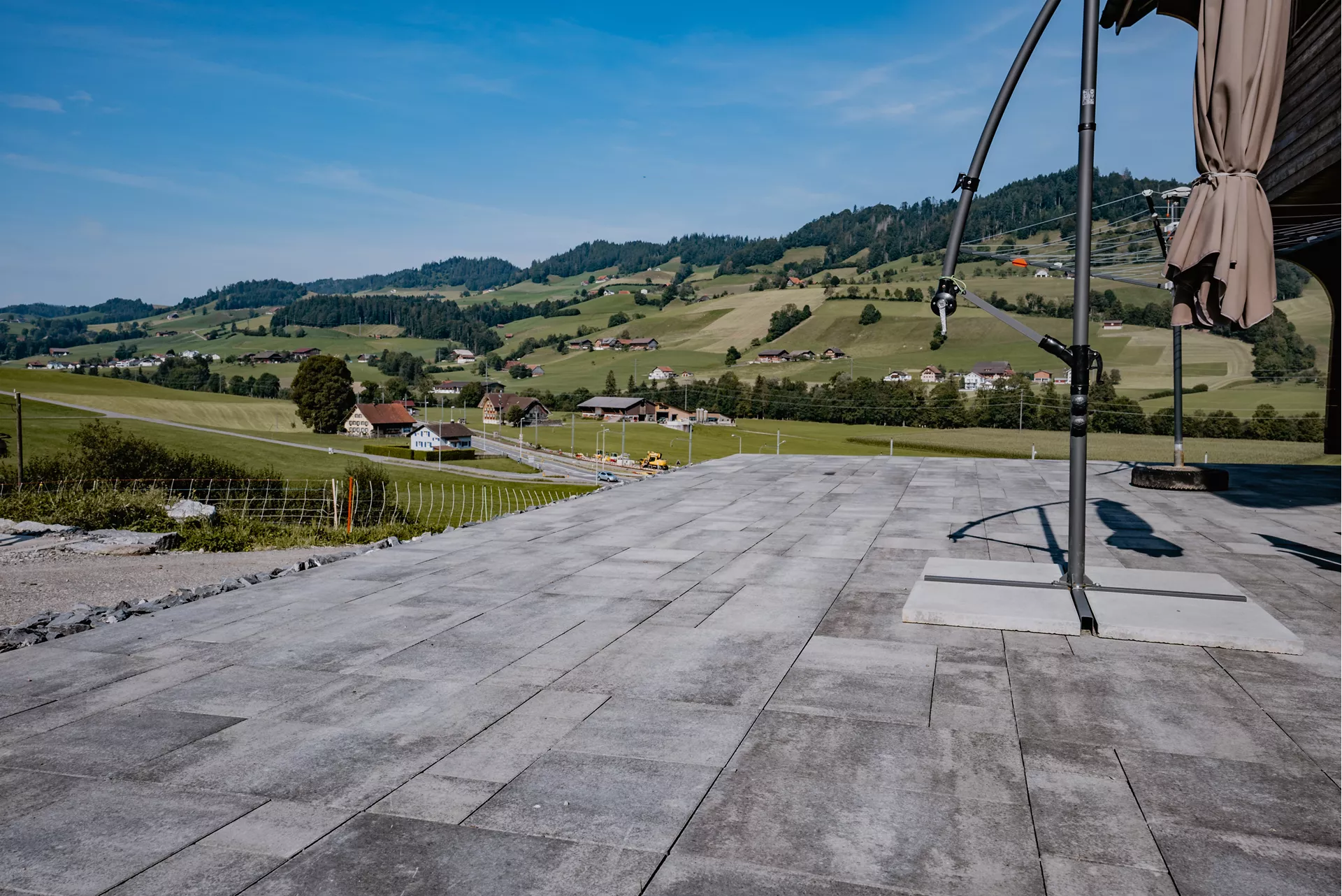 VEGAS Gartenplatte grau schattiert glatt fein gefast L 17.5 - 52.5 cm H 5.5 cm