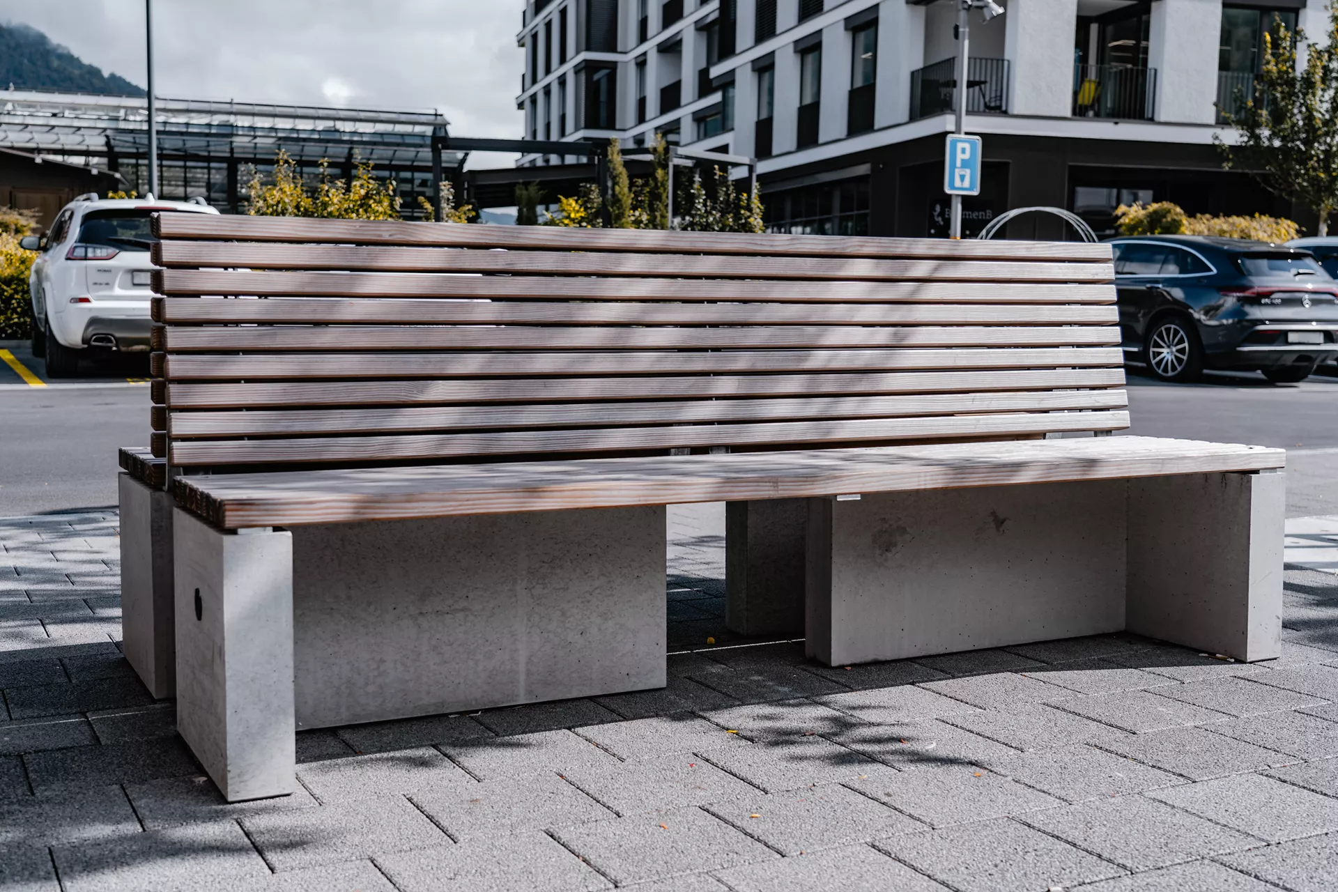 TREETUB Betondeckel 2-teilig mit Stammöffnung zentrisch D 220 cm H 12 cm