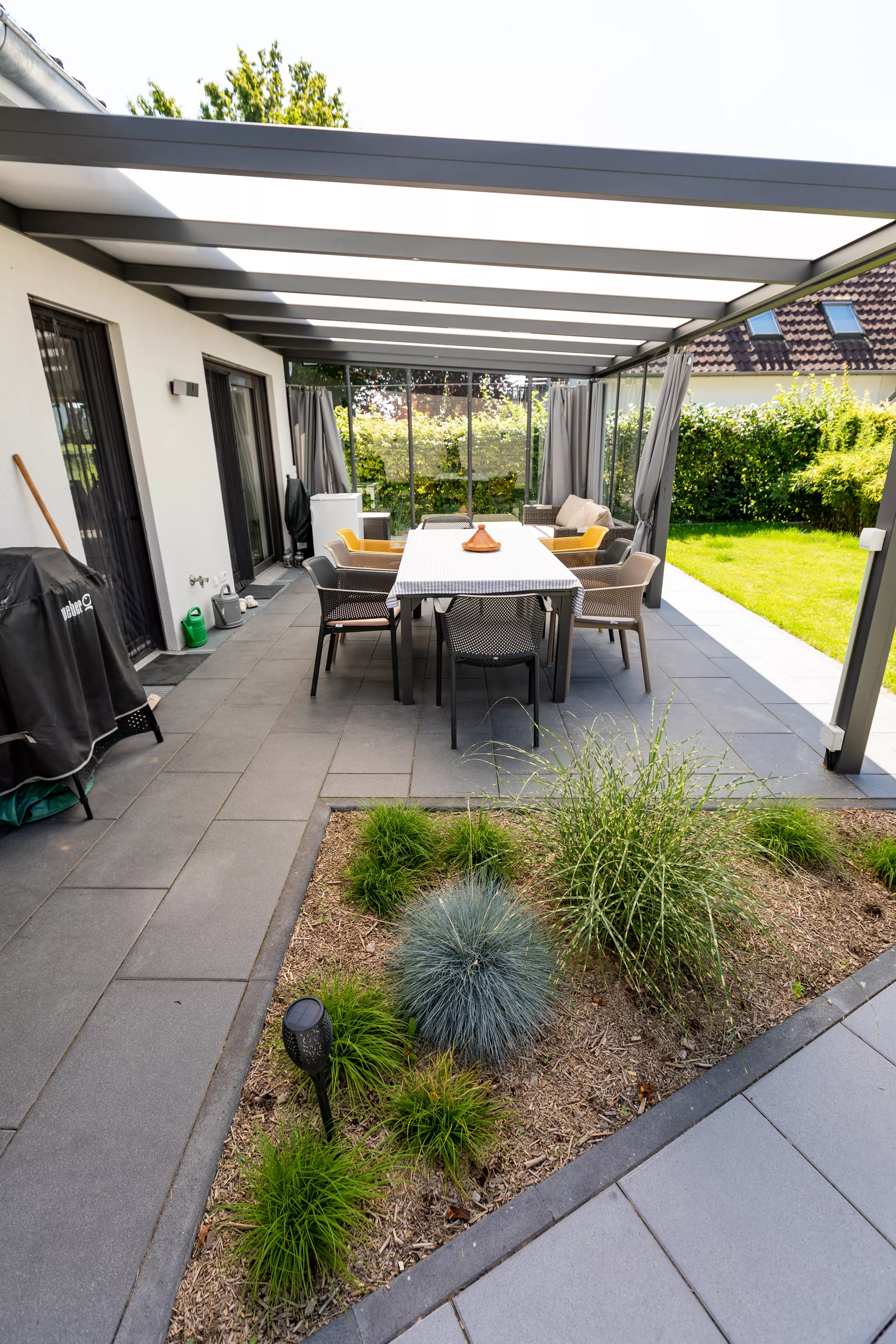 ALENA PLUS Gartenplatte graphitschwarz gestrahlt gefast versiegelt L 80 cm B 40 cm H 4 cm