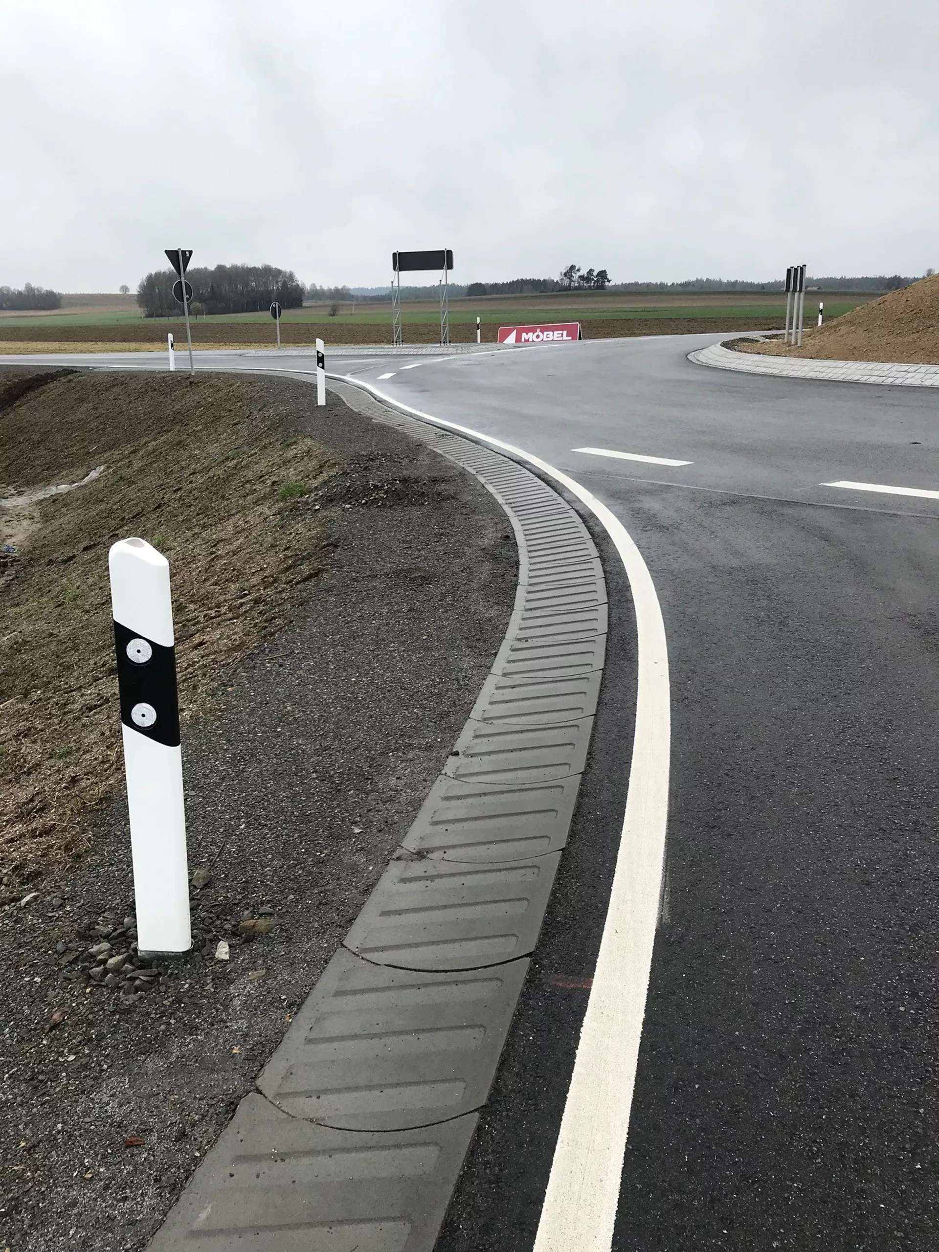 STRADAFINO Bankett- und Spurelement grau gerillt gefast L 50 cm B 50 cm H 14 cm