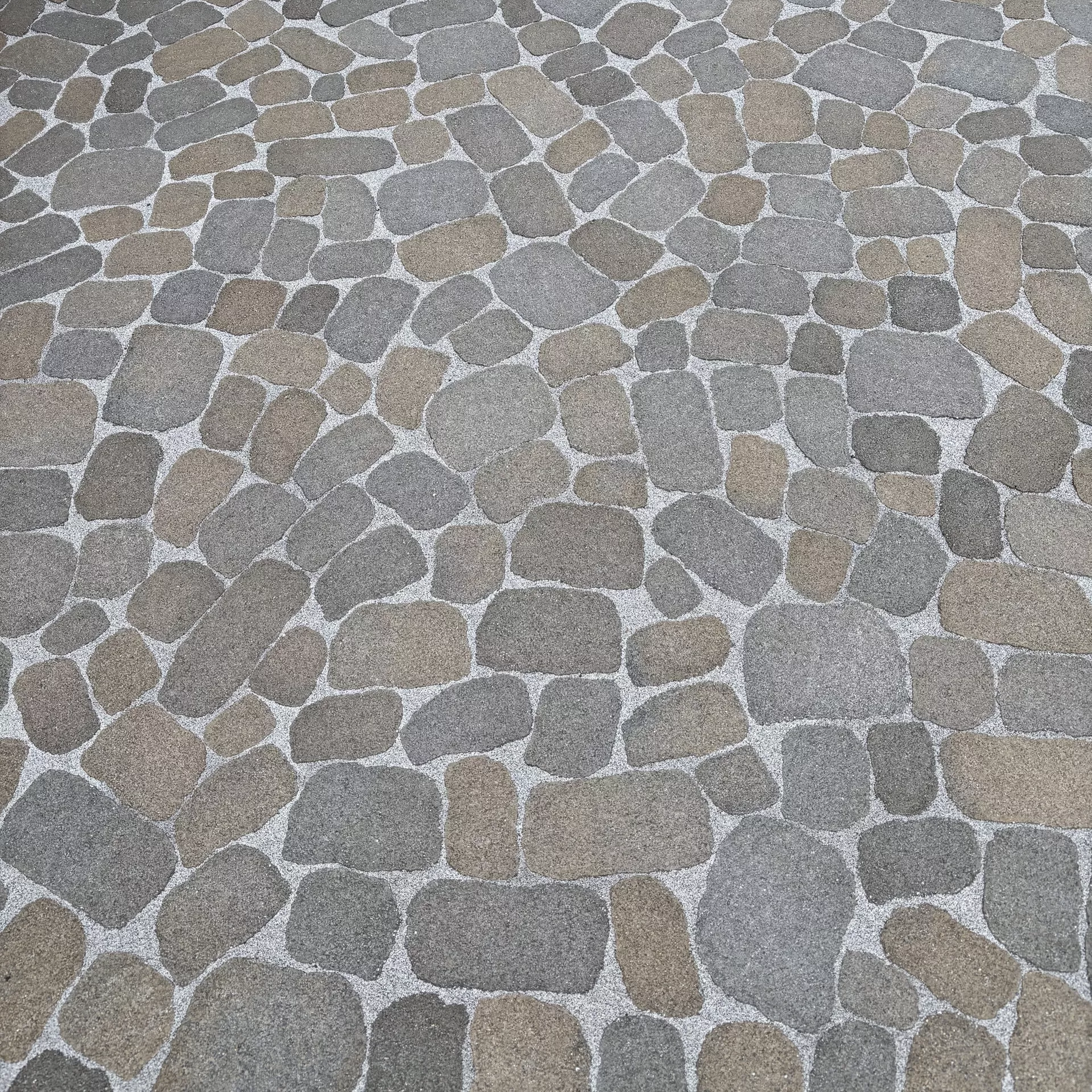 ARENA VISTA Pflasterstein jurakalk strukturiert Kanten gebr. L 6.5 - 21.9 cm B 8.6 - 12.2 cm H 7 cm