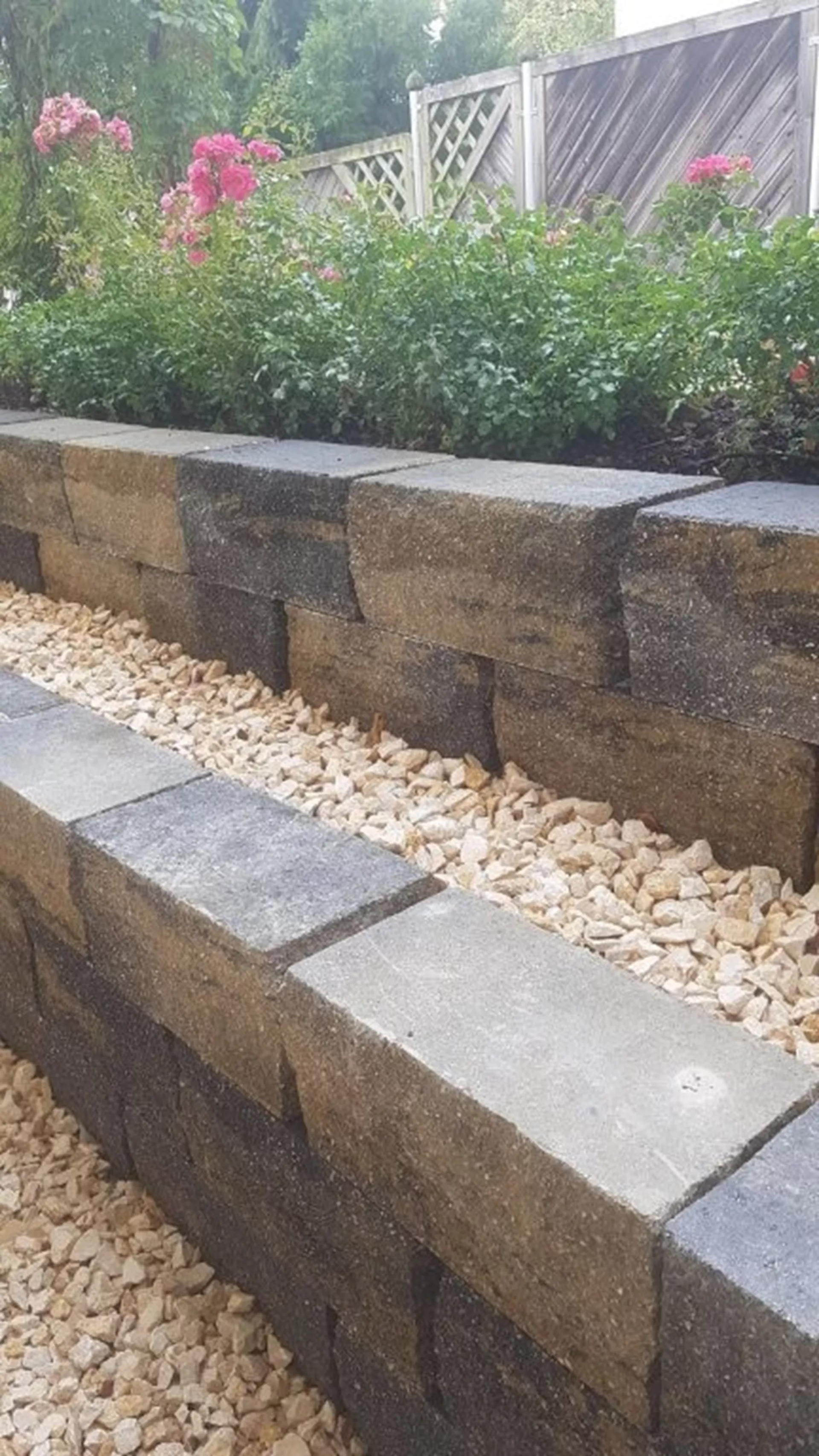 VERZASCA Felsmauer allseitig gespalten beige marmoriert L 48 cm B 24 cm H 22.5 cm