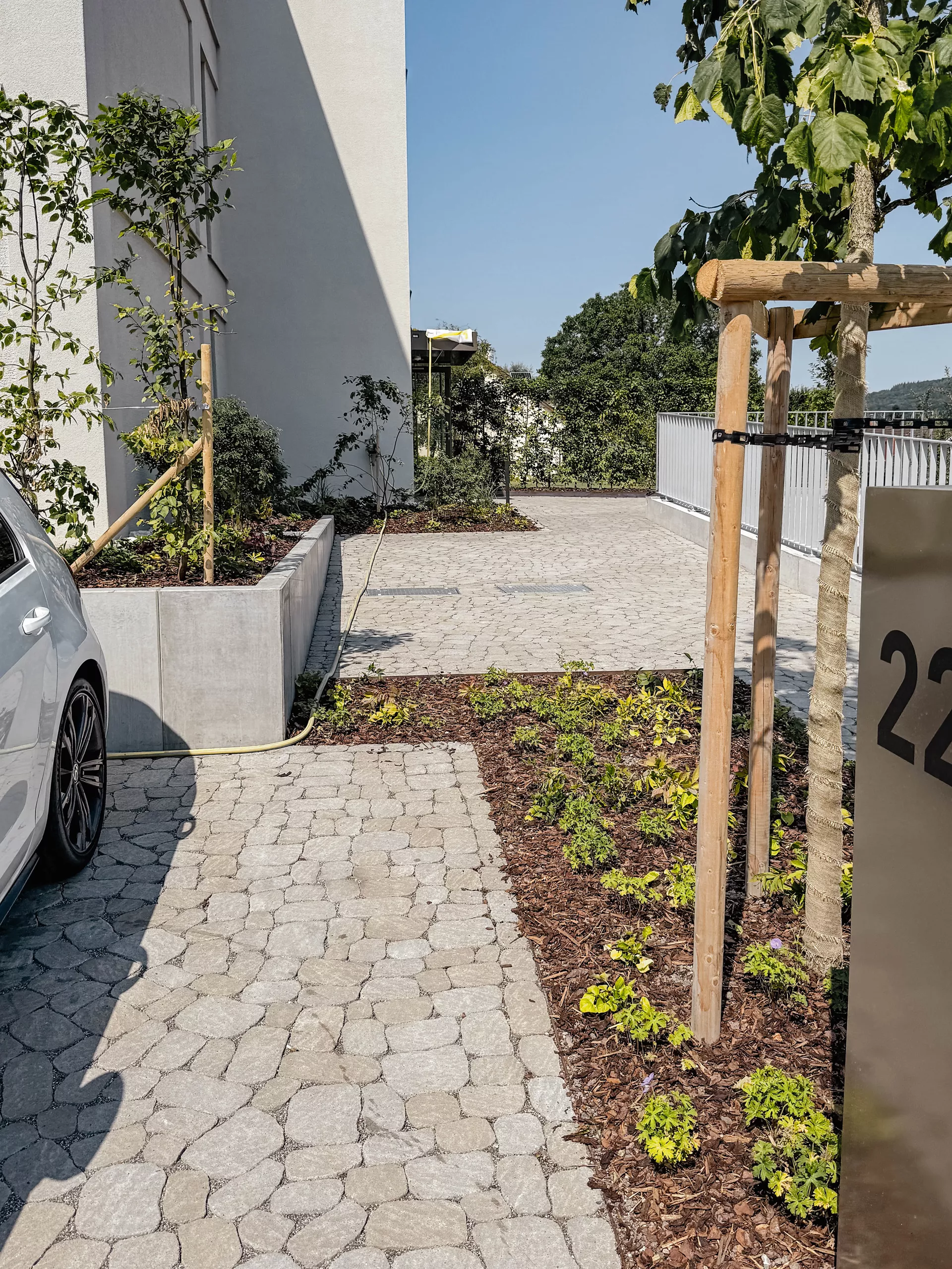 ARENA VISTA Pflasterstein jurakalk strukturiert Kanten gebr. L 6.5 - 21.9 cm B 8.6 - 12.2 cm H 7 cm