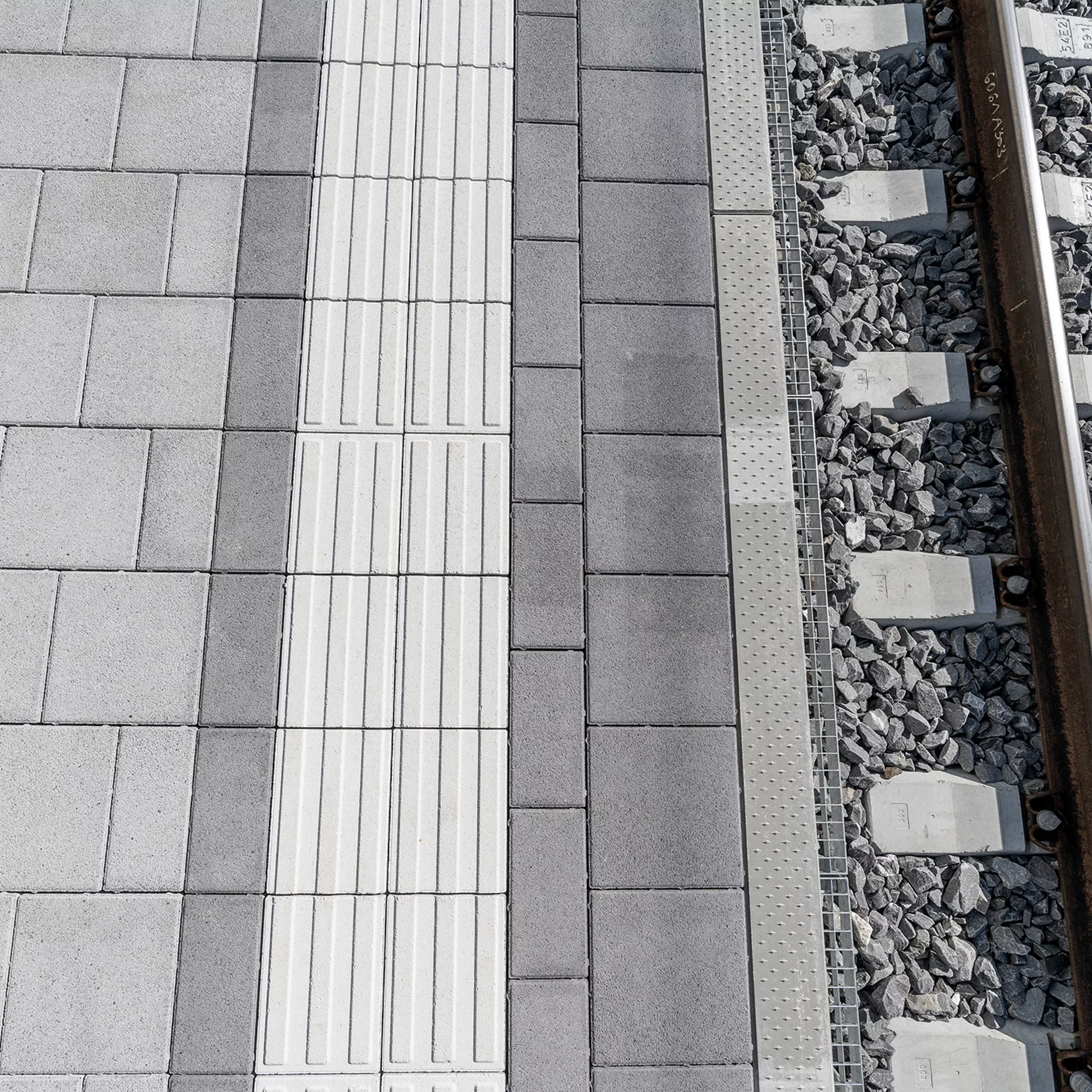 CARENA<sup>®</sup> Sicherheitsliniensteine