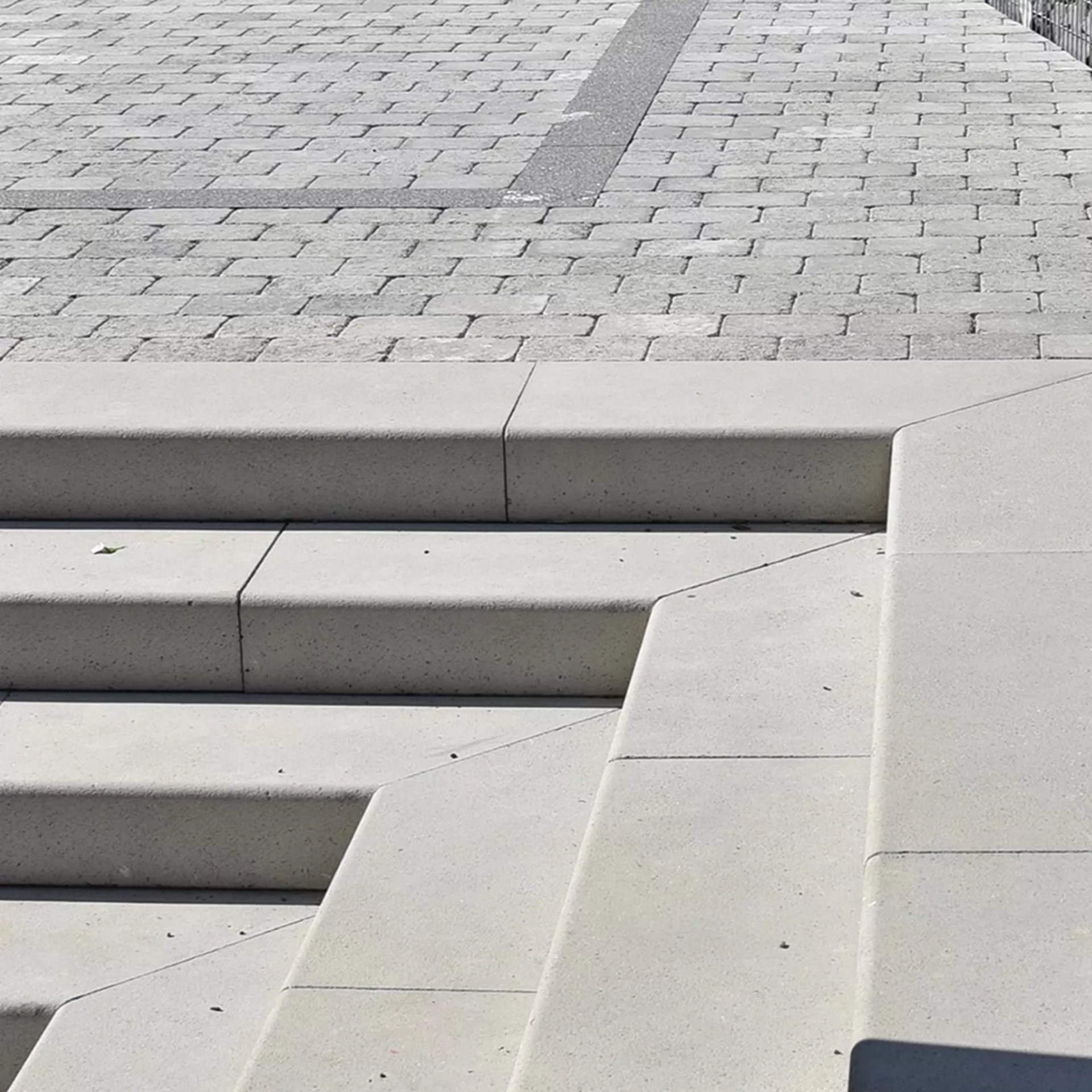 FROSTA Blockstufen gestrahlt