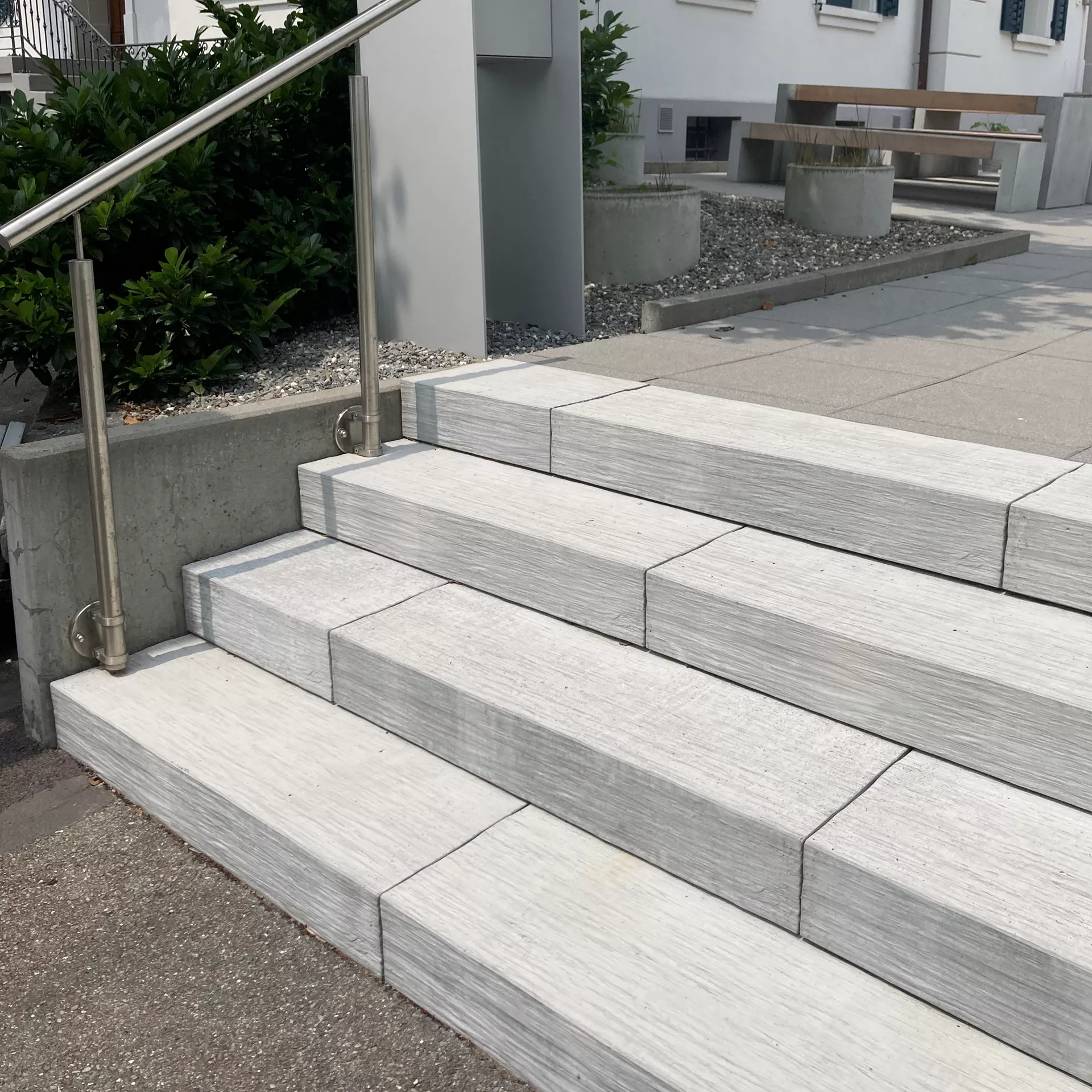 SLADE Blockstufen mit Schieferstruktur