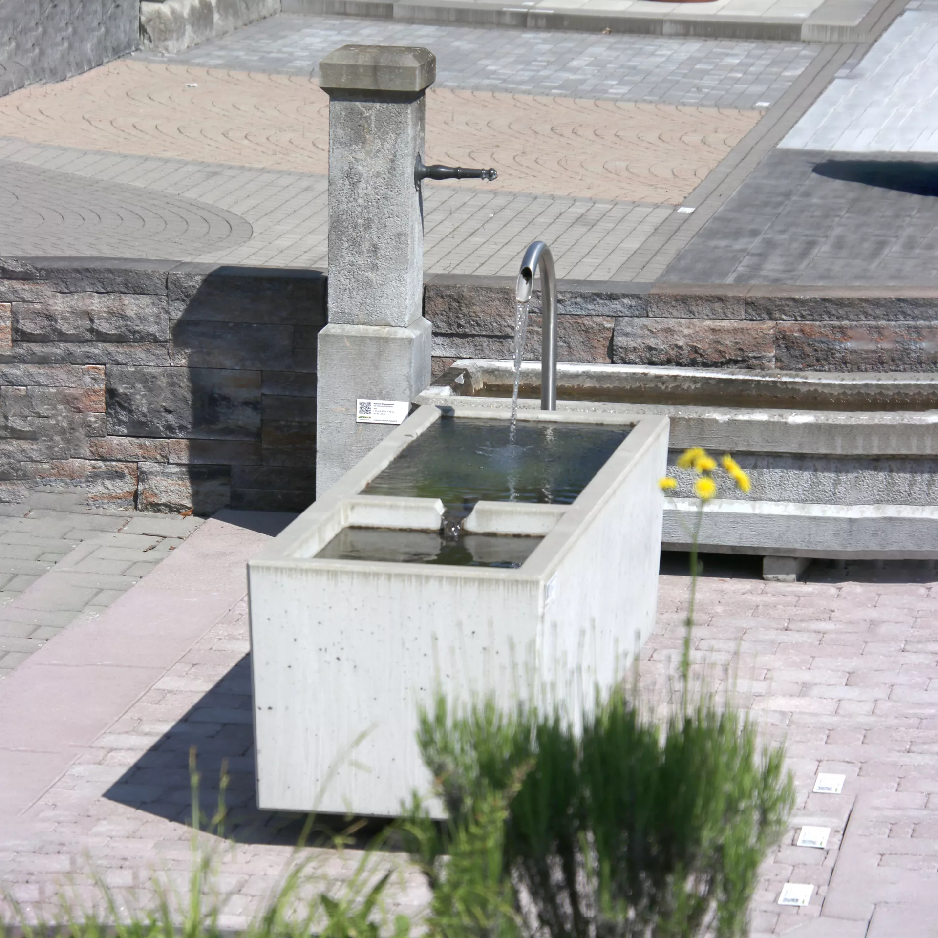 BAUERNHOF Brunnentröge