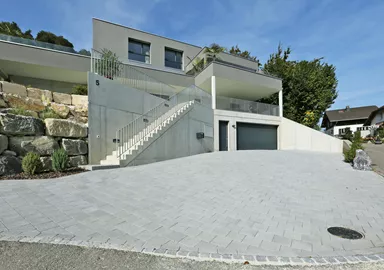 CARENA Sickerstein fino mit Nocken grau haufwerksporig gefast L 25 cm B 25 cm H 8 cm