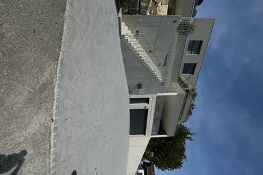 CARENA Sickerstein fino mit Nocken grau haufwerksporig gefast L 25 cm B 25 cm H 8 cm