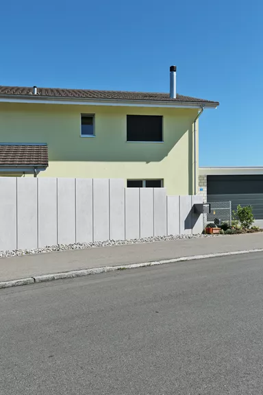 Betonlamelle bewehrt grau gefast 1-seitig glatt, 1-seitig abgerieben L 50 cm B 6 cm H 250 cm