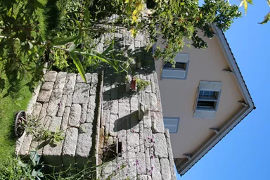 SANTURO Landhausmauer Typ 2 2-seitig gespalten grau Kanten gebrochen L 30-50 cm B 25 cm H 15 cm