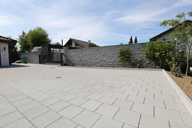 CARENA Pflasterstein mit Nockenverbund grau glatt gefast L 25 cm B 25 cm H 8 cm