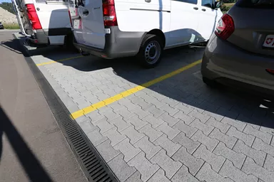 H Sickerstein Normalstein grau fein gefast L 20 cm B 16.5 cm H 8 cm