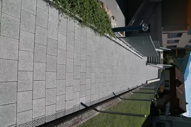 CARENA Sickerstein fino mit Nocken grau haufwerksporig gefast L 12.5 cm B 12.5 cm H 8 cm