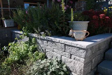 SANTURO Landhausmauer Typ 2 2-seitig gespalten grau Kanten gebrochen L 30-50 cm B 25 cm H 15 cm