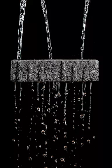 CARENA Sickerstein fino mit Nocken grau haufwerksporig gefast L 25 cm B 25 cm H 6 cm