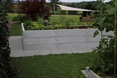 Hochbeet mit Holzstruktur Typ 3 naturgrau strukturiert leicht gefast bewehrt L 234 cm B 234 cm H 75 cm W 6 cm