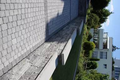 SANTURO Weinbergmauerstein 2-seitig gespalten schwarz-weiss Kanten gebrochen L 25-60 cm B 20 cm H 15 cm