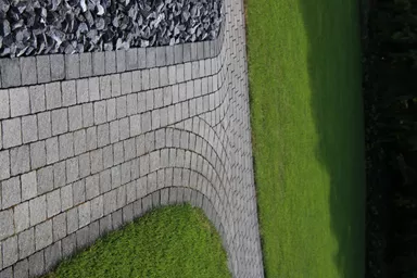 FRIEDA FORMATO Pflasterstein perlgrau strukturiert Kanten gebr. L 10, 20, 30 cm B 20 cm H 7 cm