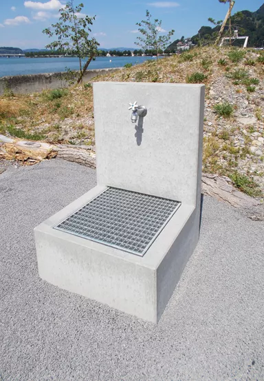 Miniwaschtrog grau glatt gefast für 1 Wasserhahn inkl. Gitterrost exkl. Armaturen L 65 cm B 65 cm H 100 cm