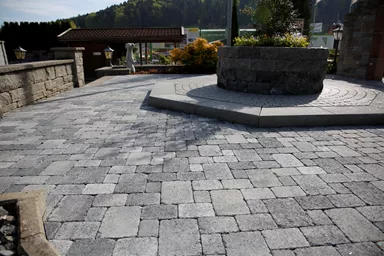 TEGULA Pflasterstein schwarz-weiss schattiert glatt Kanten gebrochen L 16 cm B 11 cm H 6 cm