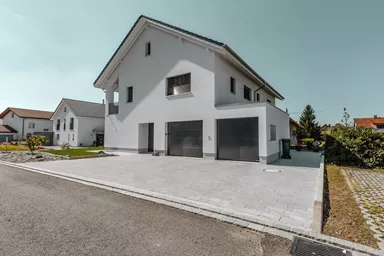 RAINA Pflasterstein grau glatt leicht gefast L 20-40 cm B 15 cm H 8 cm