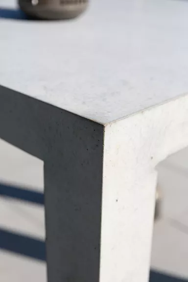 INTERMEZZO Stehtisch light grau glatt vollkantig bewehrt L 110 cm B 110 cm H 110 cm