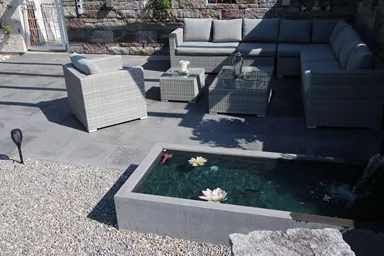 INTERMEZZO Brunnentrog grau glatt bew. Innenkante gefast Aussenkante vollk., inkl. Standrohr L 200 cm B 90 cm H 37 cm W 8 cm