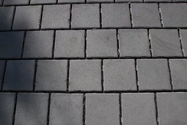 CARENA SPLITT Ökostein mit Nocken grau glatt gefast L 25 cm B 25 cm H 8 cm