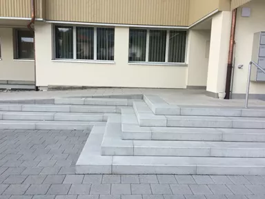 PARCO Blockstufe Eckelement à 90° grau abgerieben stirnseitig gefast L 50 cm B 36 cm H 15 cm