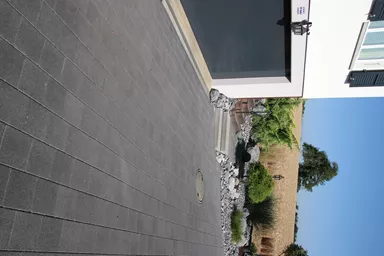 CARENA Sickerstein fino mit Nocken anthrazit haufwerksporig gefast L 25 cm B 25 cm H 8 cm