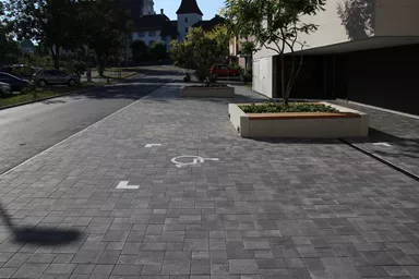 VEGAS Pflasterstein grau schattiert glatt fein gefast L 15-22.5 cm H 6 cm