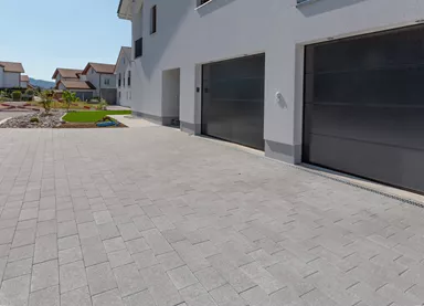 RAINA Pflasterstein grau glatt leicht gefast L 20-40 cm B 15 cm H 8 cm