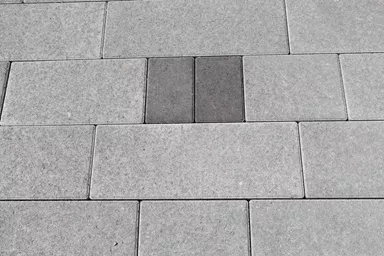 RAINA Pflasterstein grau glatt leicht gefast L 20-40 cm B 15 cm H 8 cm