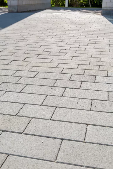 RAINA DRAIN Ökostein grau glatt leicht gefast L 20-40 cm B 15 cm H 8 cm