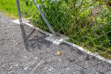 Betonsockel Typ C Zwischensockel mit Loch 2 Nuten grau glatt L 30 cm B 30 cm H 40 cm