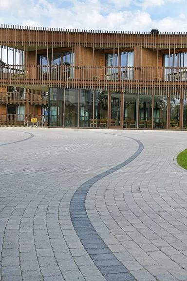 TEGULA Pflasterstein grau glatt Kanten gebrochen L 16 cm B 11 cm H 6 cm